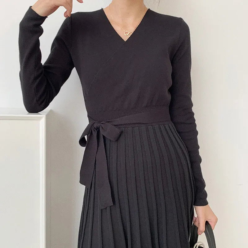 Temperament V-Neck Pleated Knitted Dress