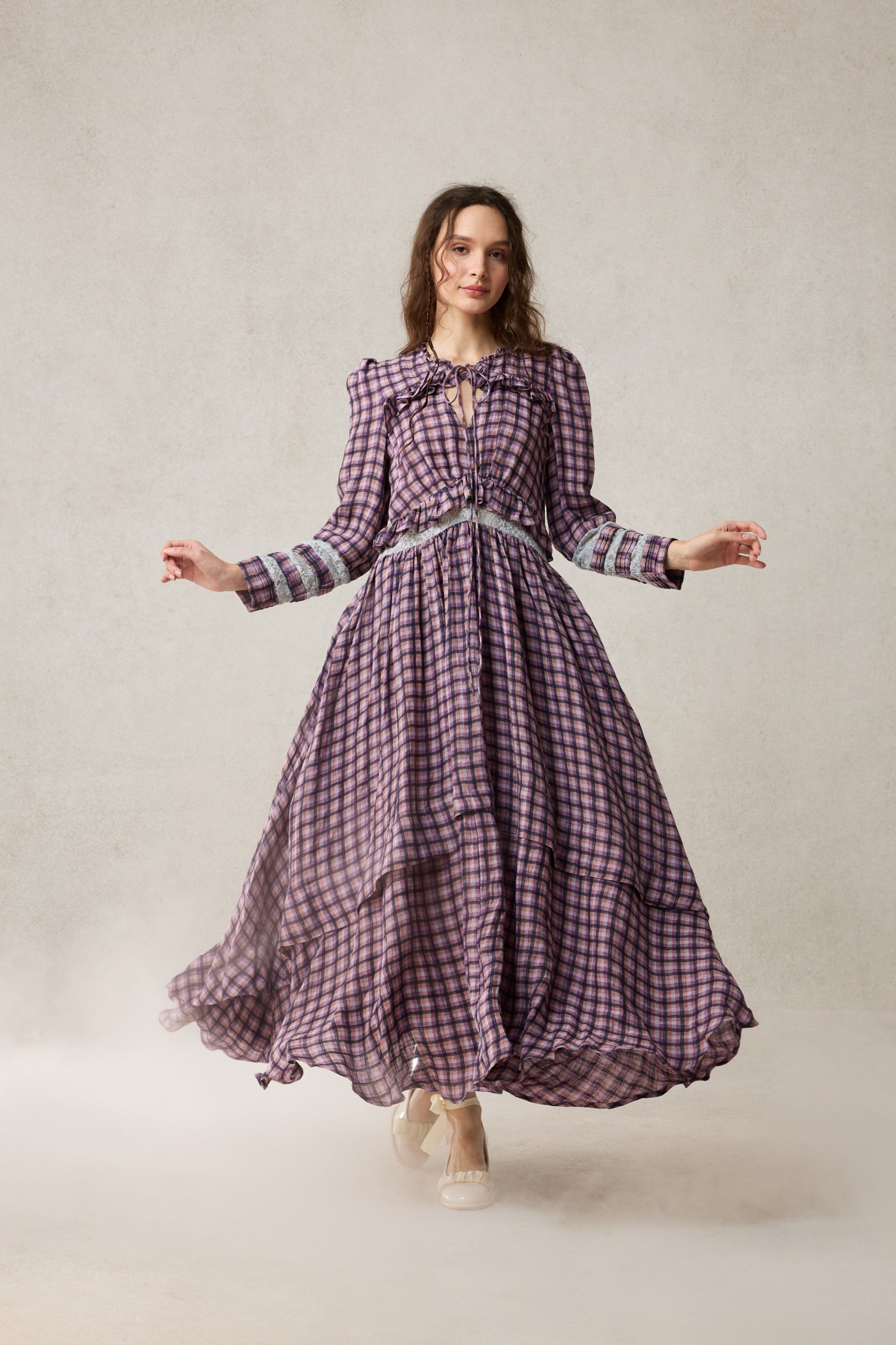 Rosewood 17 | Lace Linen Dress Gown