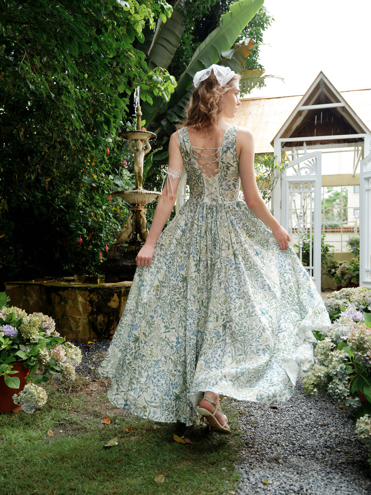 Vanille 18 | Jane’s Garden Dress