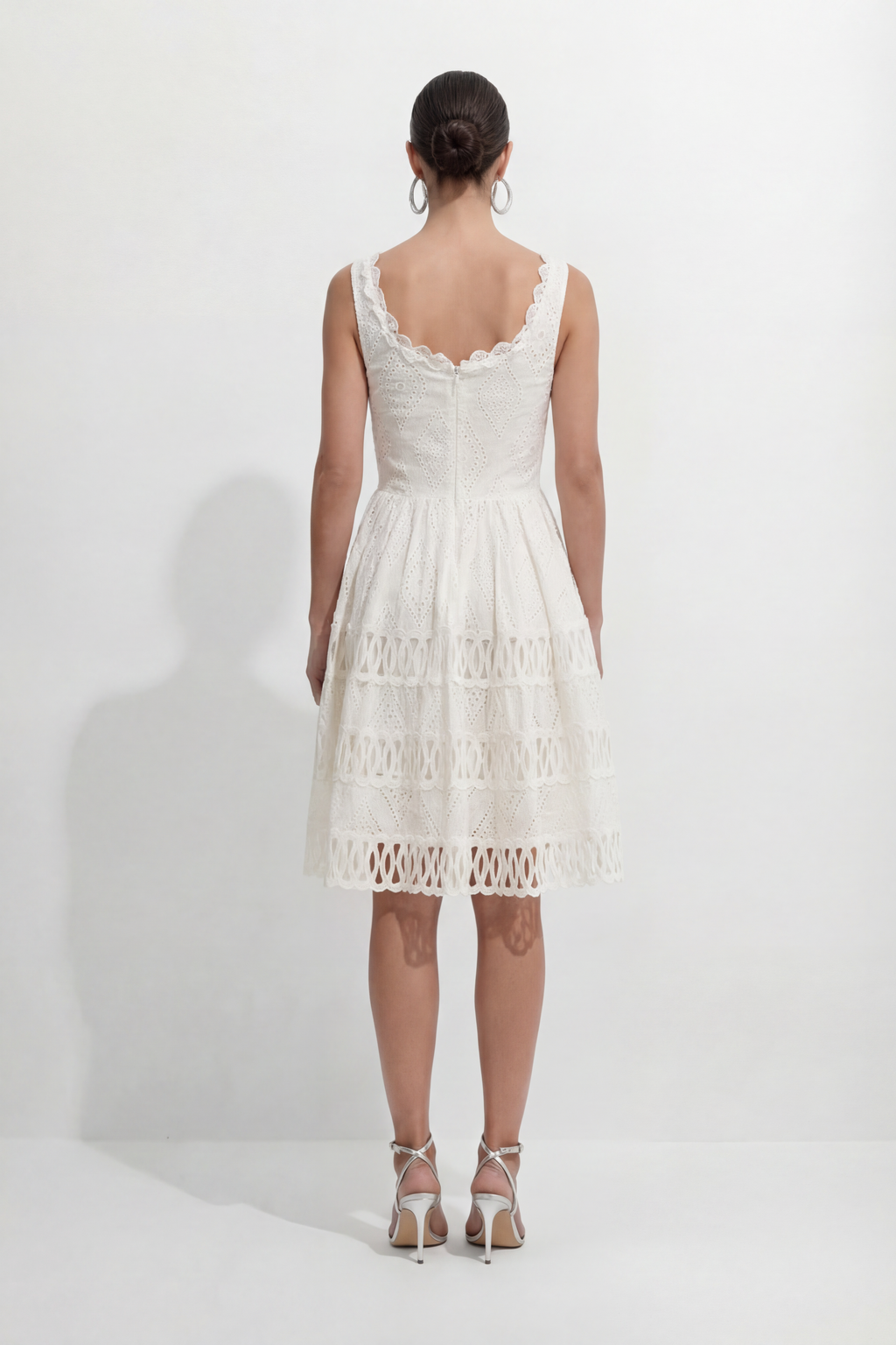 Sleek Essence White Sleeveless Embroidery Lace Mini Dress