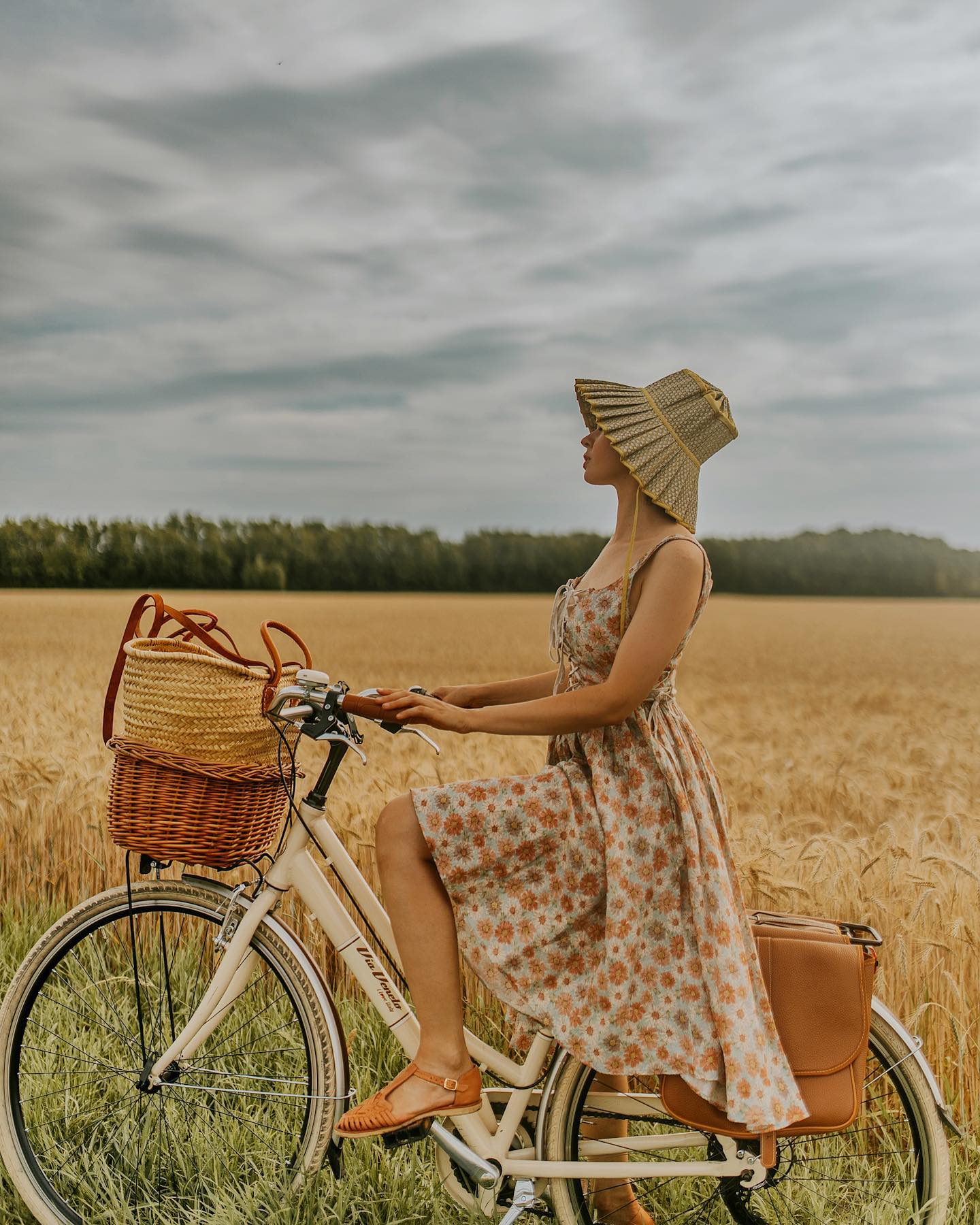 Adelia 17 | lace up daisy linen dress