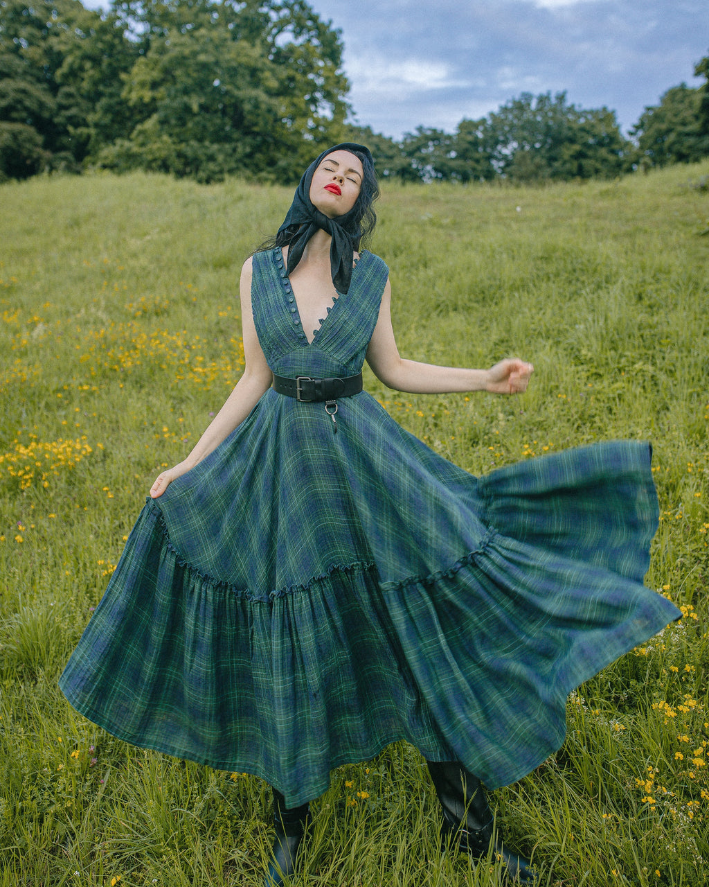 Moon River 24 | V-neck pintucked linen dress gown