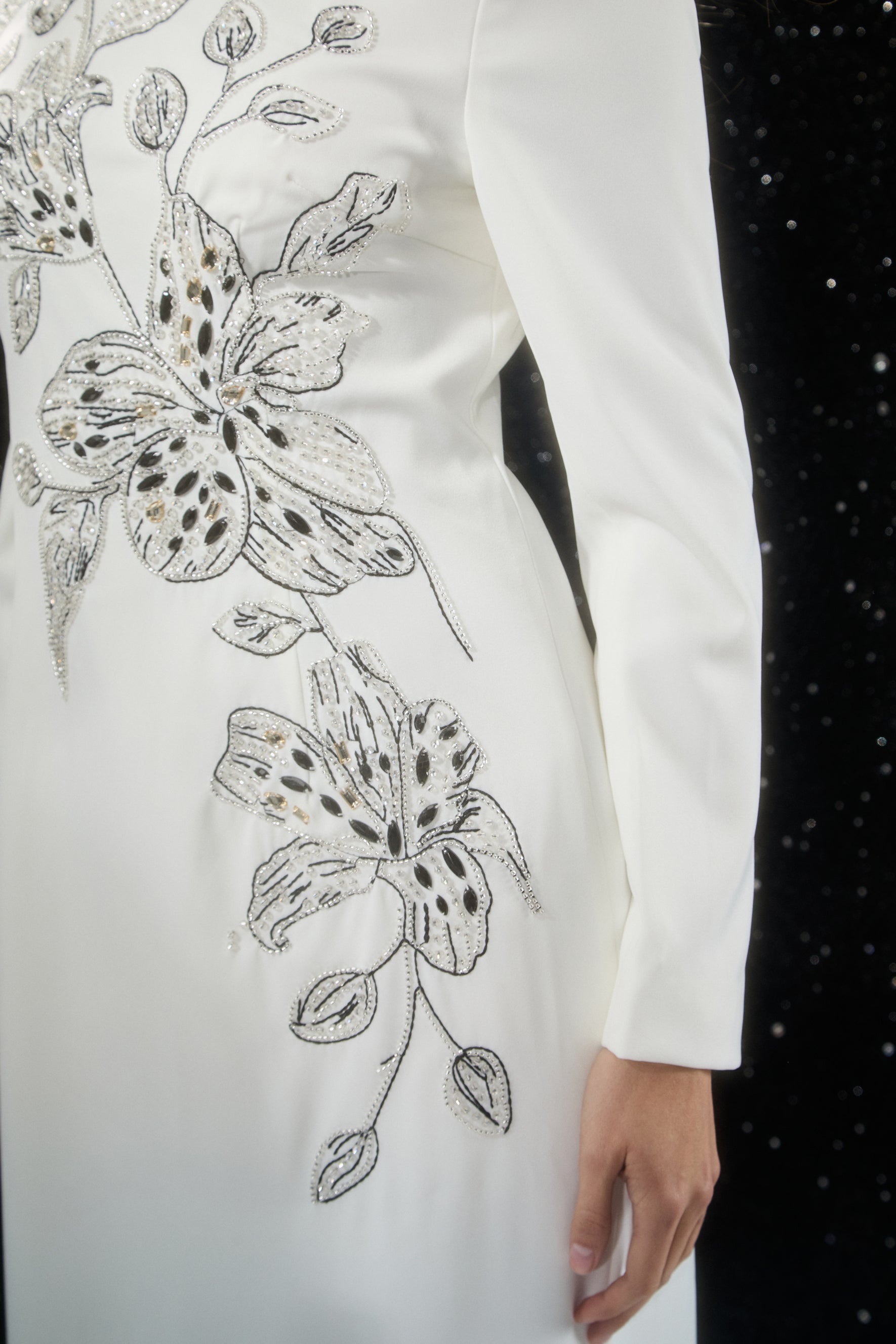 Remarkable Entrance White Floral Embroidered Long Sleeve Maxi Dress