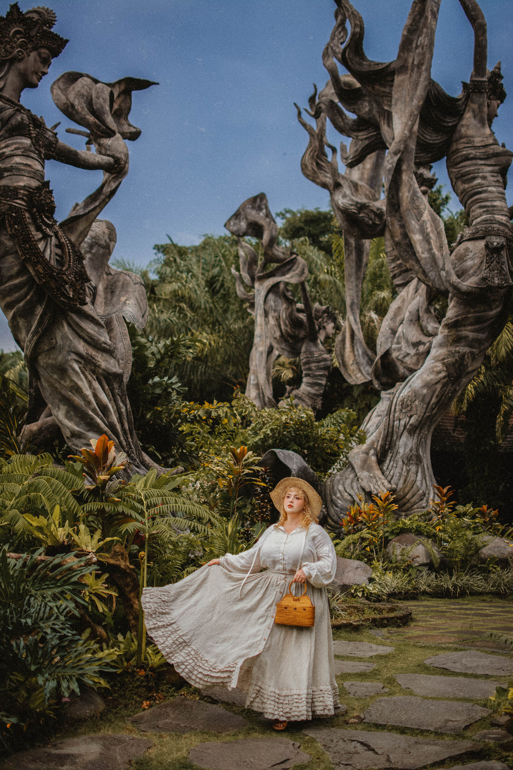 Dorothy 27 | Ruffled maxi linen skirt