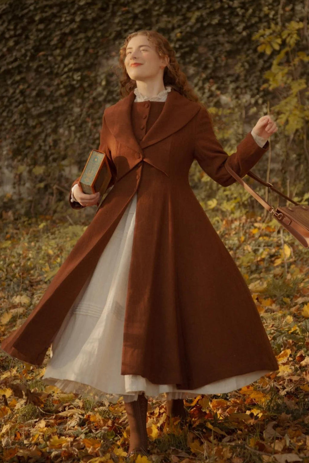 Gemma 17 | 100% wool victorian coat