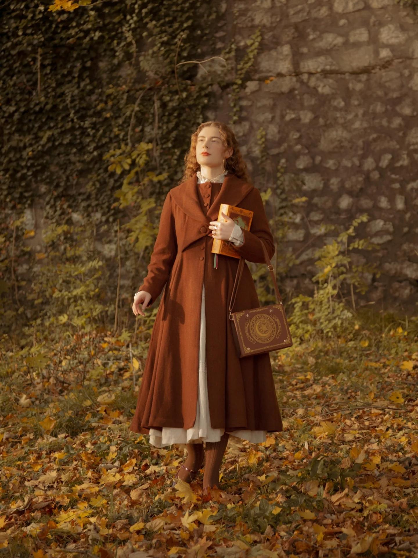 Gemma 17 | 100% wool victorian coat