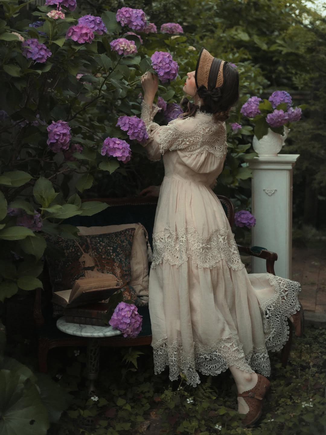 Pearlman 25 | Lace Linen Dress Gown