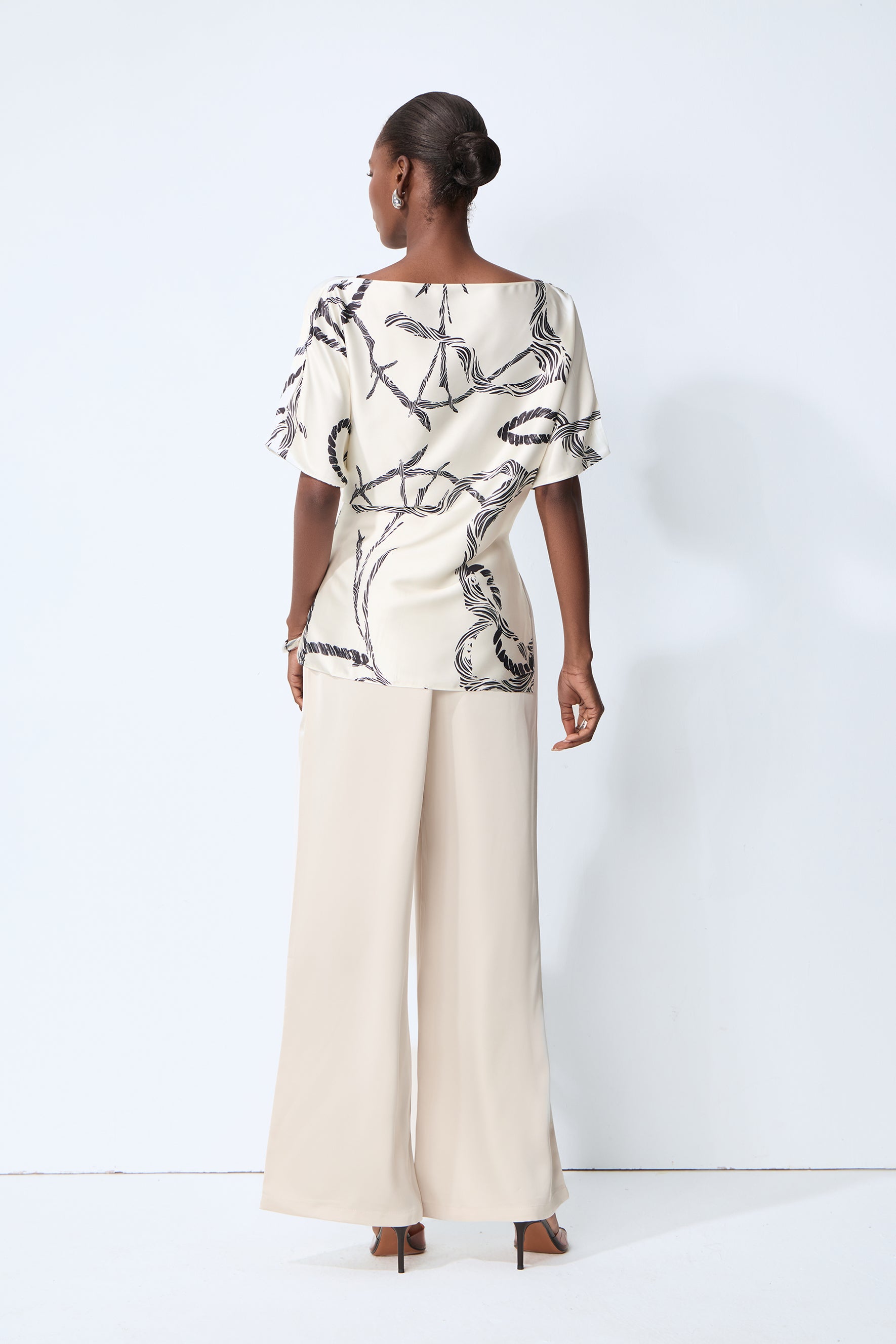 Easy Moment White Abstract Print Side-Knot Wrap Blouse