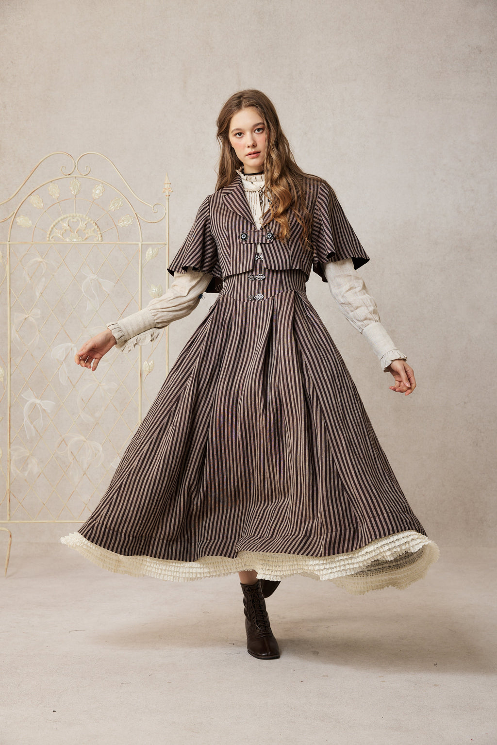 Clarise 22 |Retro Linen Skirt & Cape (2 pieces)