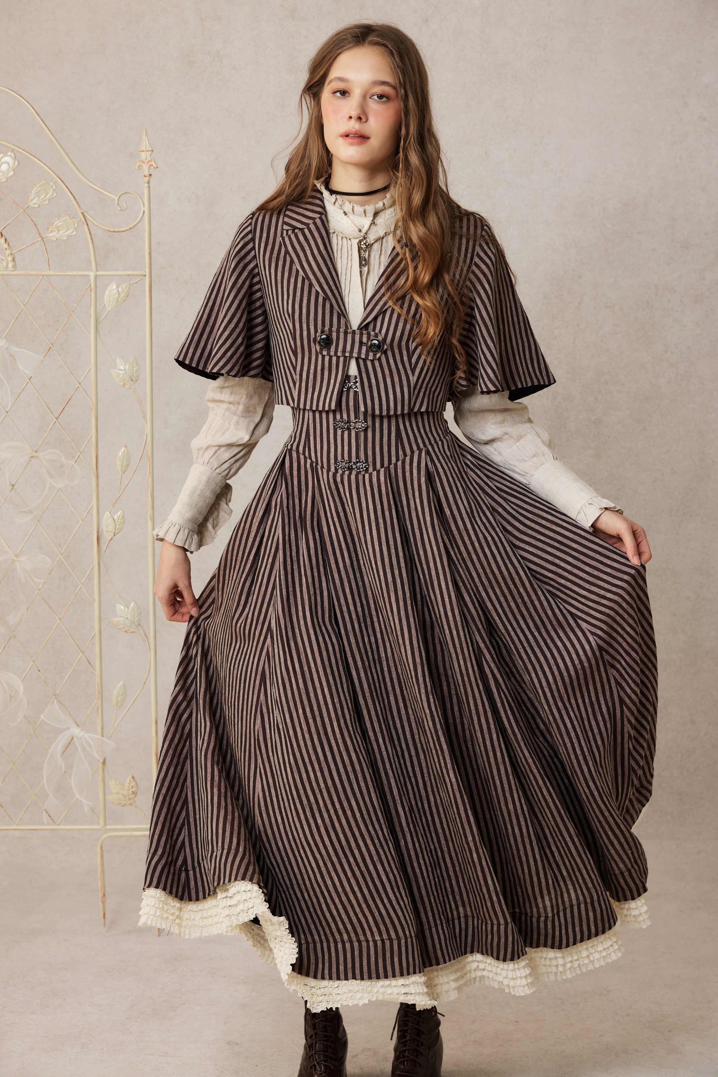 Clarise 22 |Retro Wool Skirt & Cape (2 pieces)