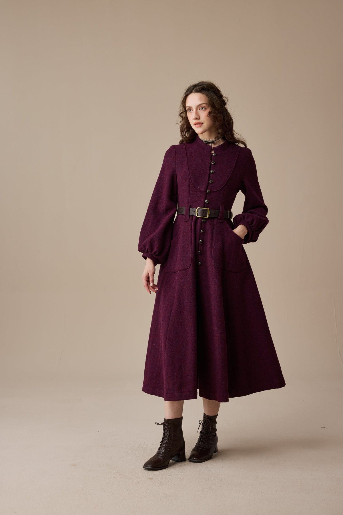 Margaret 25|100% wool buttoned down coat