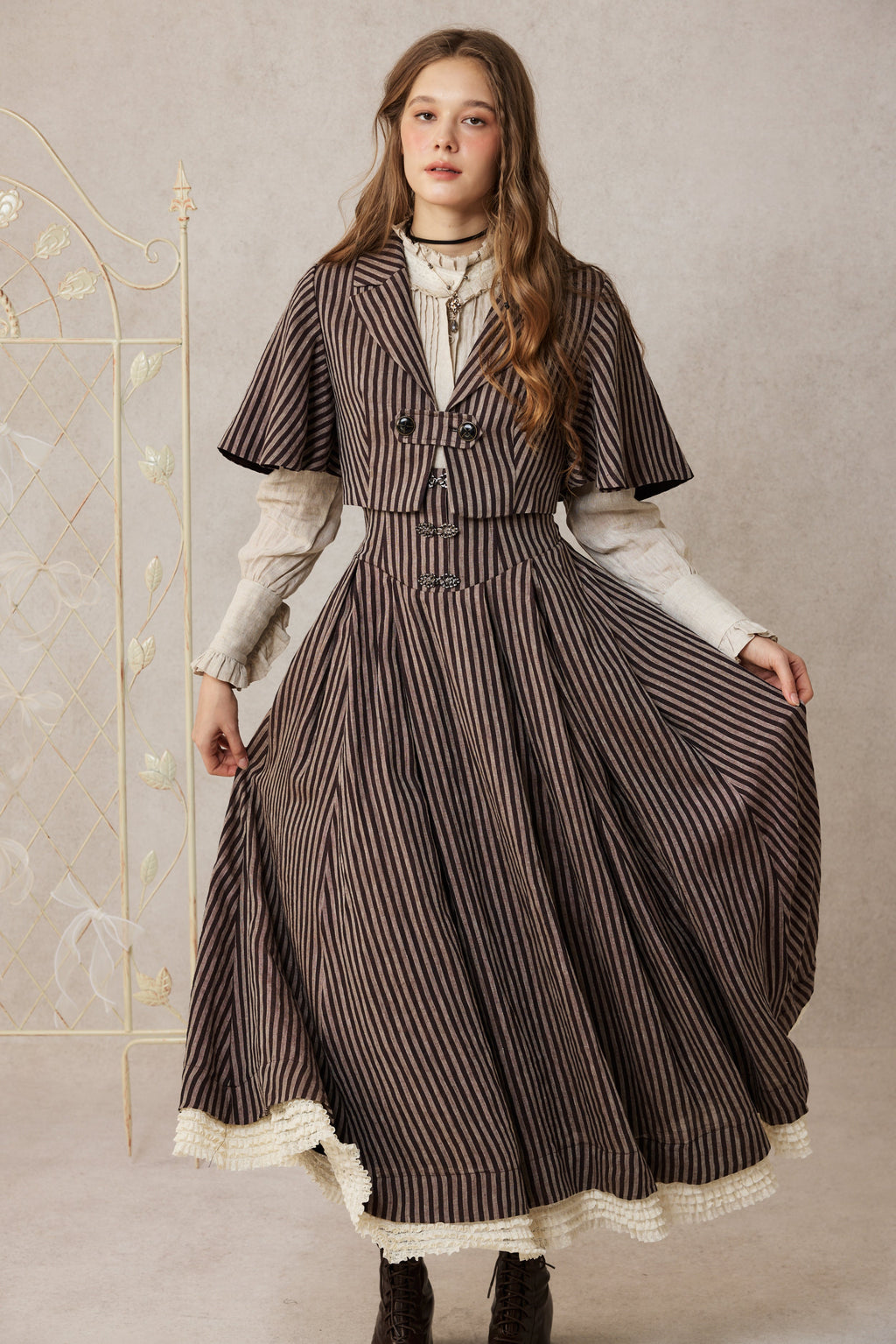 Clarise 22 |Retro Wool Skirt & Cape (2 pieces)