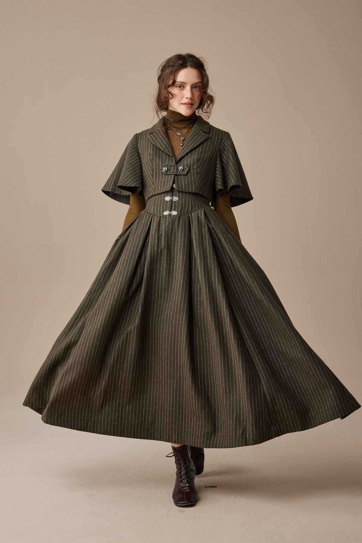 Clarise 22 |Retro Wool Skirt & Cape (2 pieces)