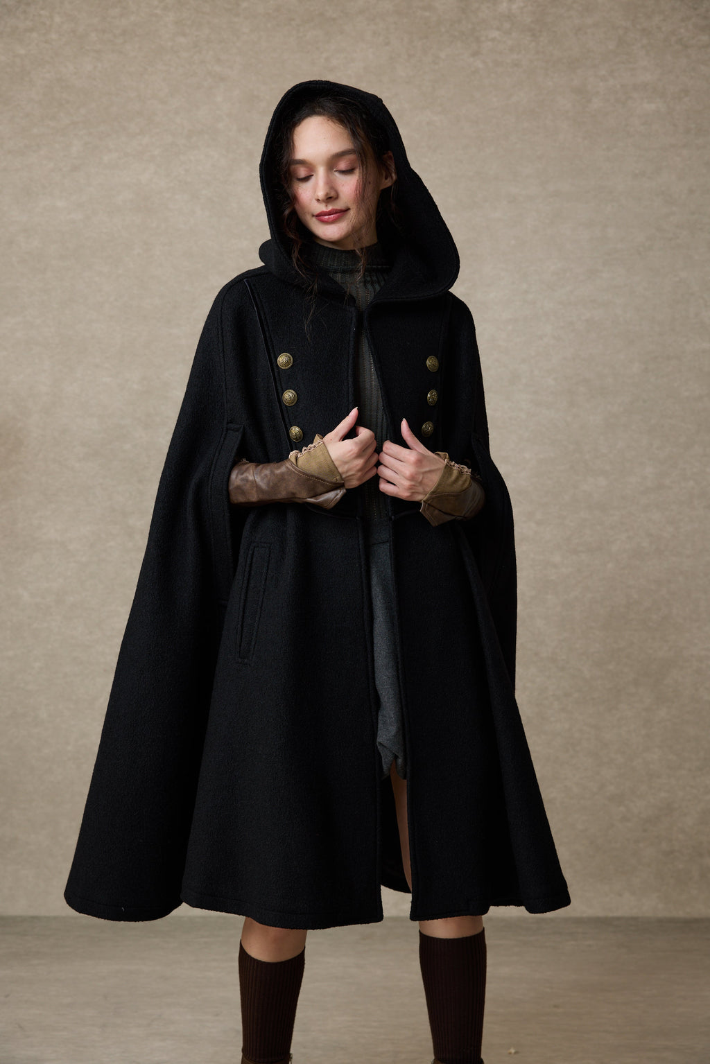 Briar 33 | 100% Wool Hooded Cape Coat