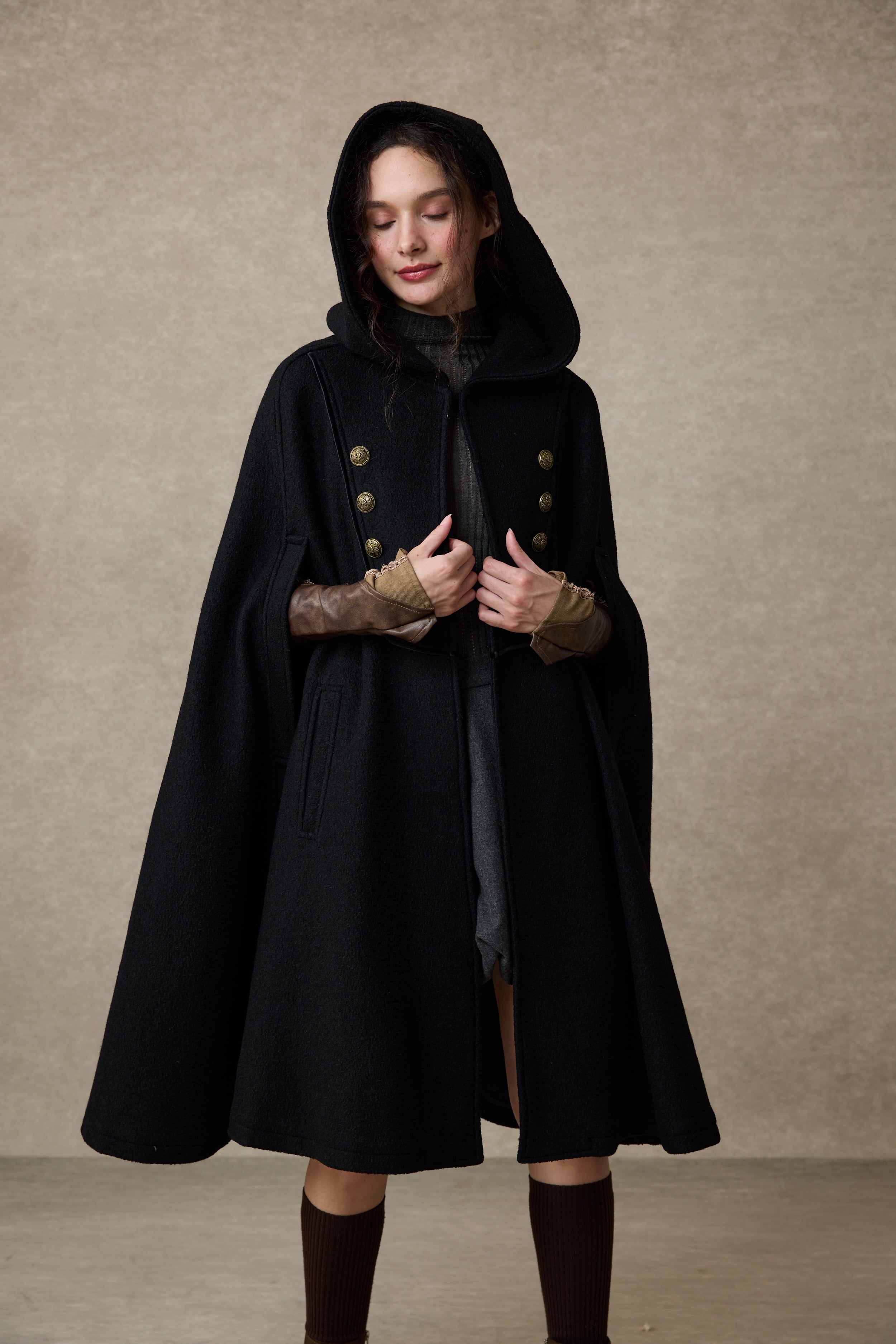 Briar 33 | 100% Wool Hooded Cape Coat