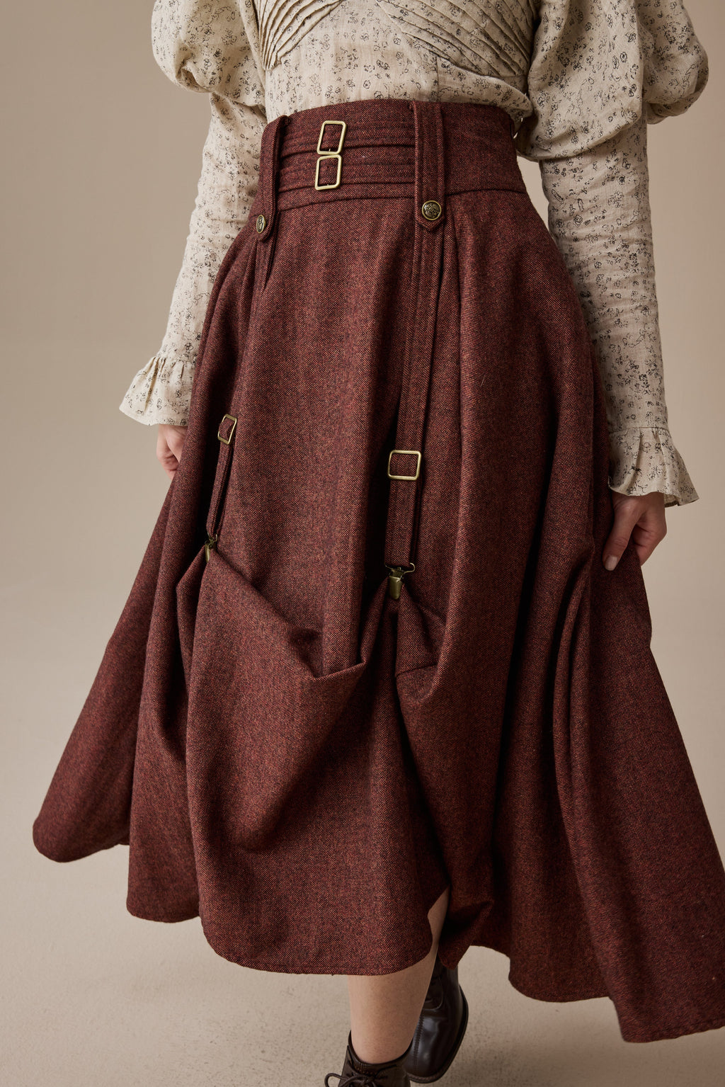 Cynthia 16 | Adjustable wool skirt