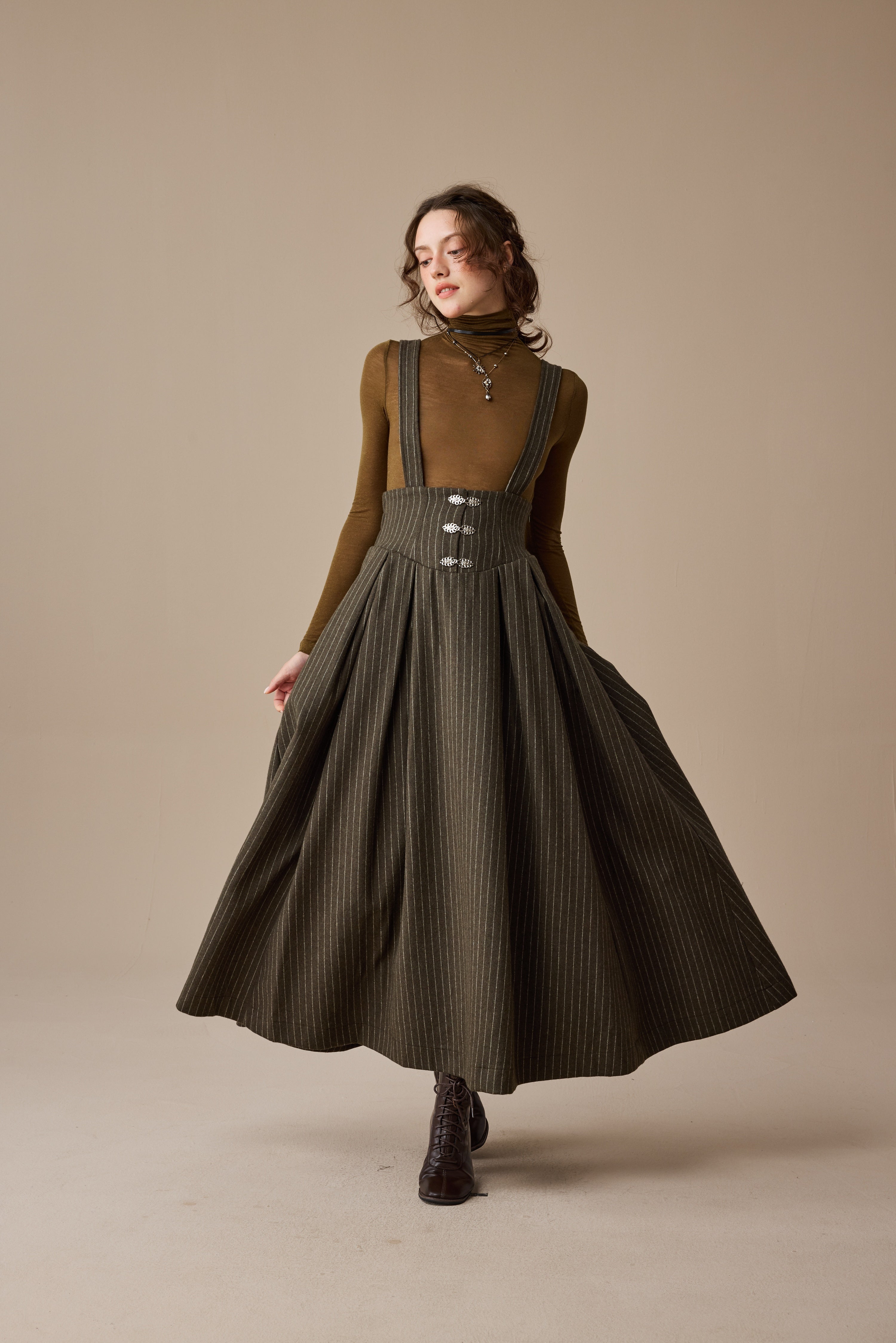 Clarise 22 |Retro Wool Skirt & Cape (2 pieces)