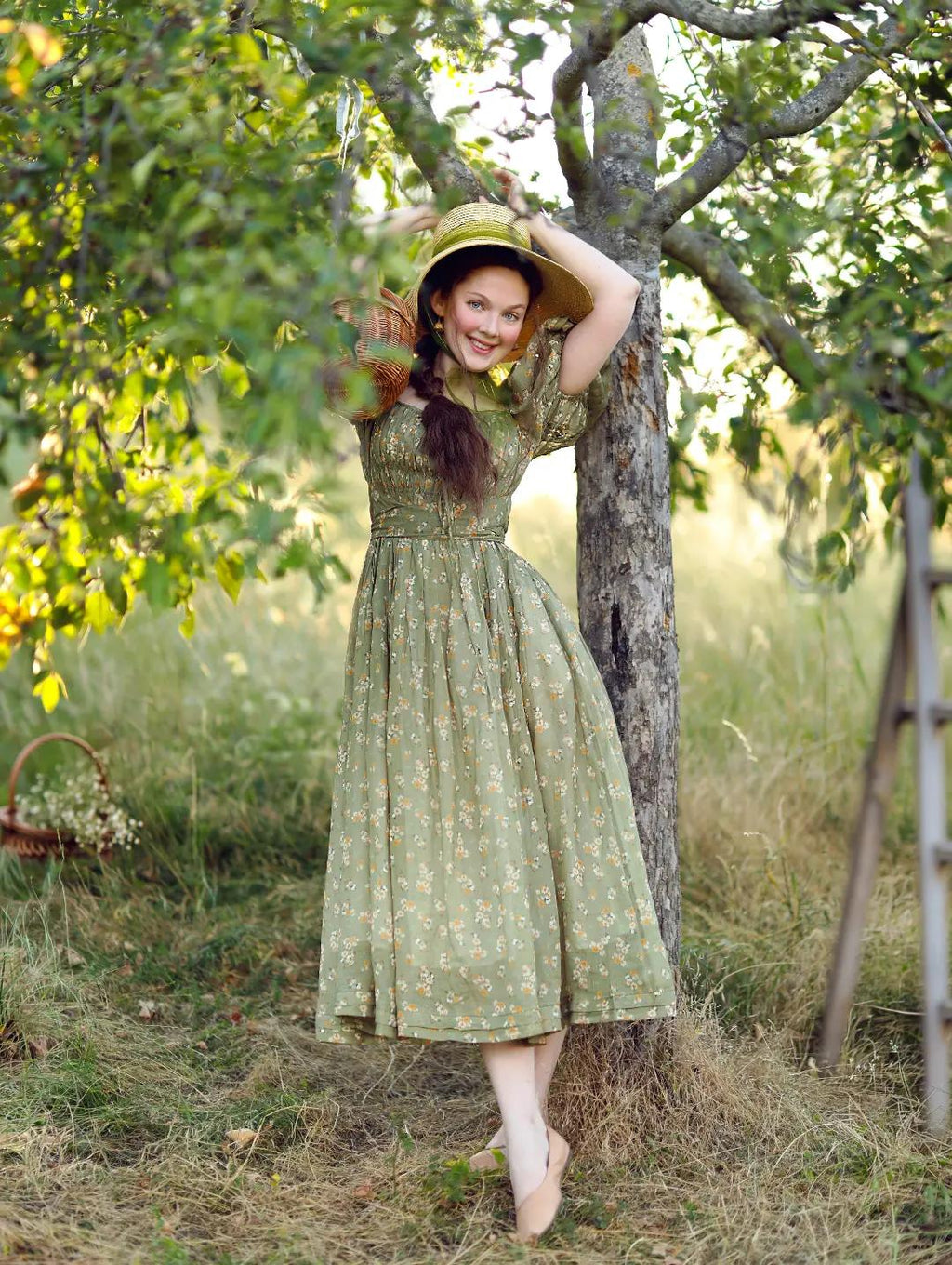 Alice 19 | Floral linen dress
