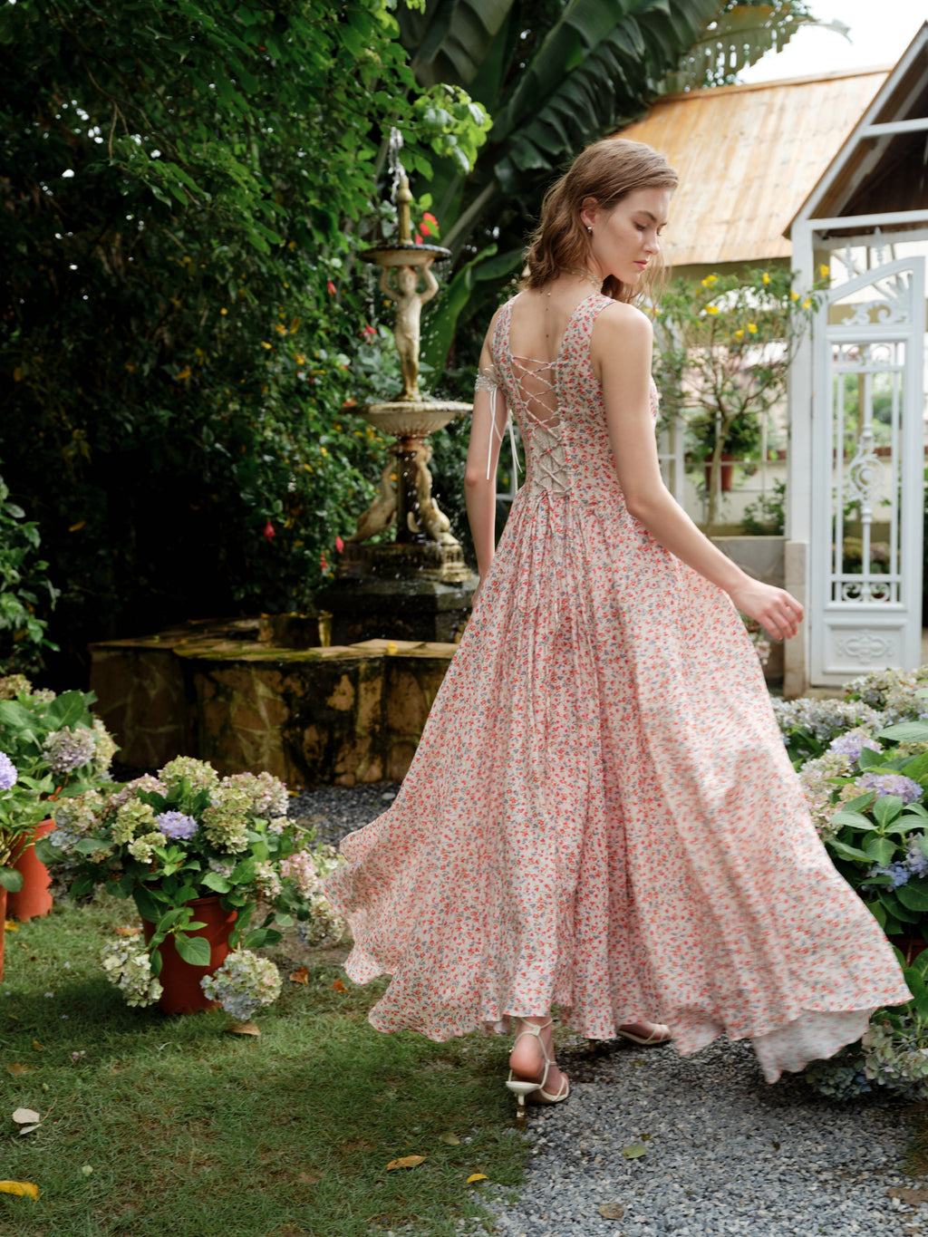 Vanille 18 | Jane’s Garden Dress