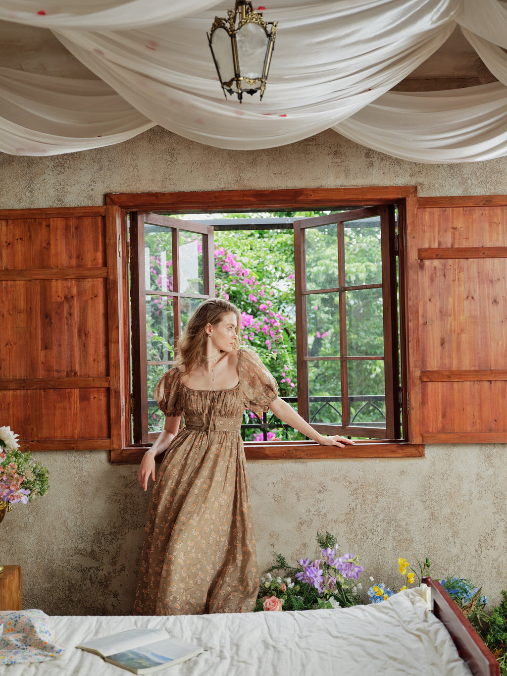 Alice 19 | Floral linen dress