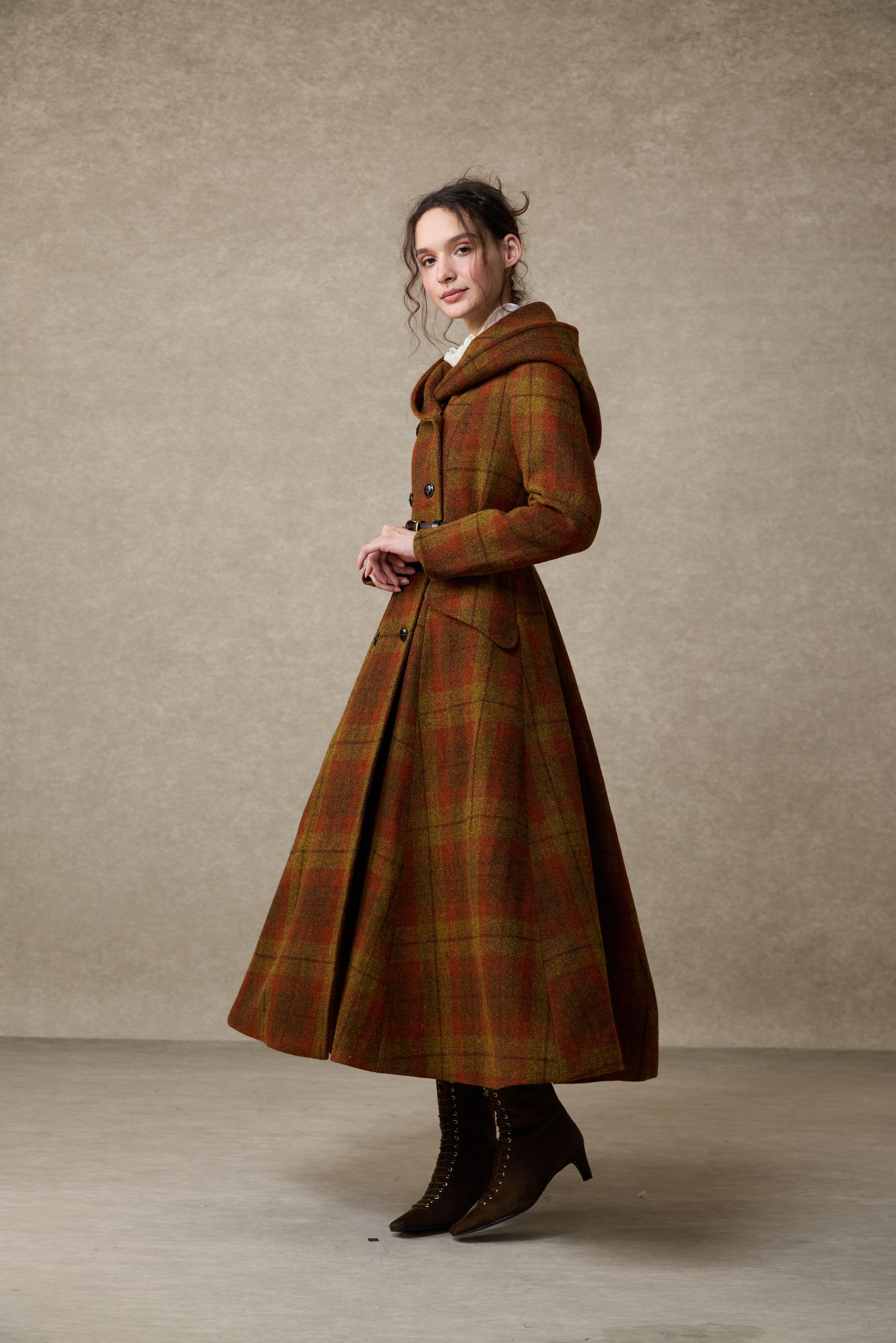 Trista 24 | 100% twill wool hooded coat