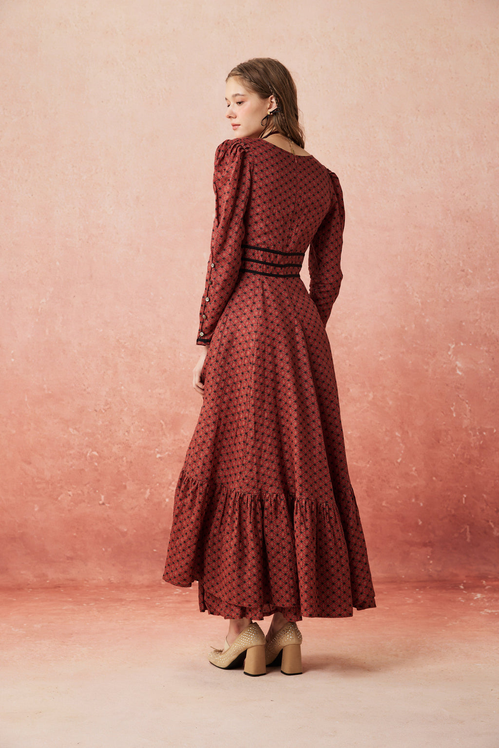 Chelse 19 |Longsleeved Linen Dress Gown