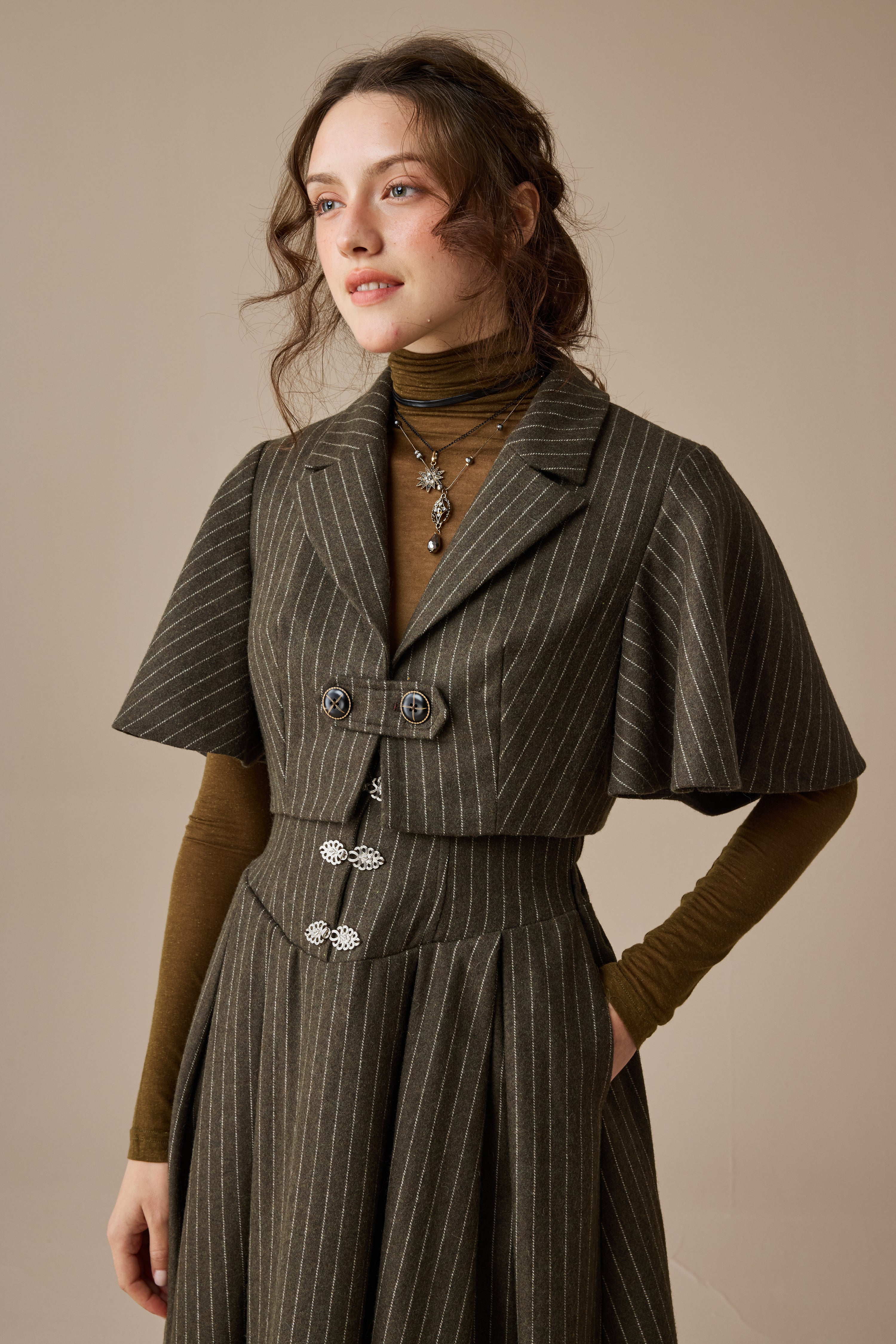 Clarise 22 |Retro Wool Skirt & Cape (2 pieces)