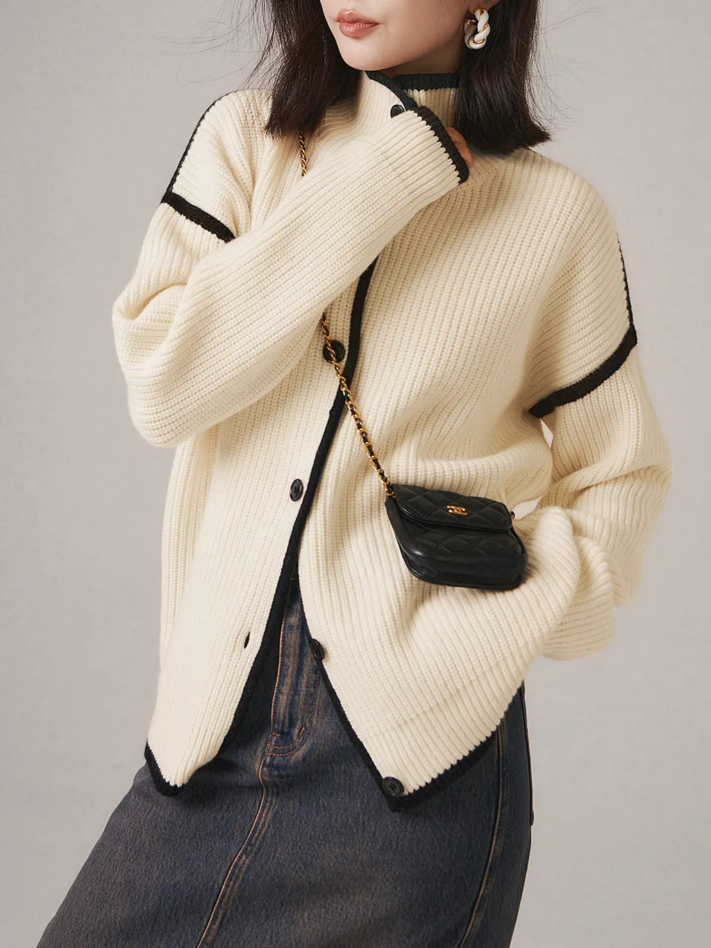 Contrast Trim Mockneck Sweater