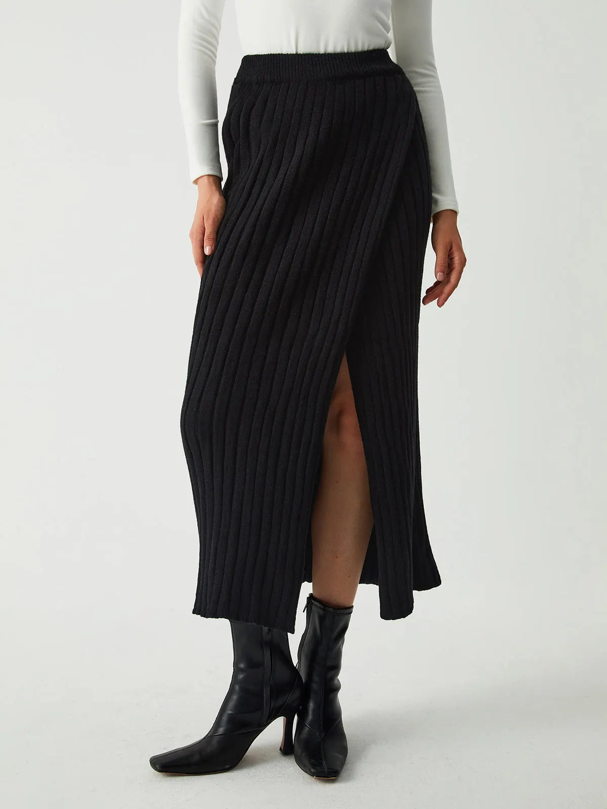 Effortless Rib Slit Skirt