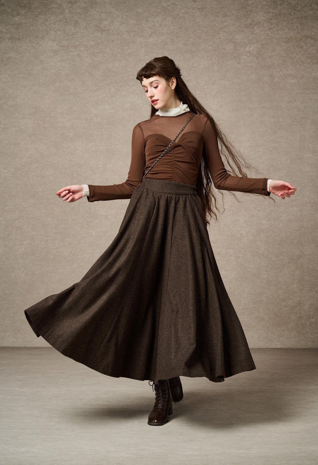 The Soft Lawn 12 | Midi Wool Skirt