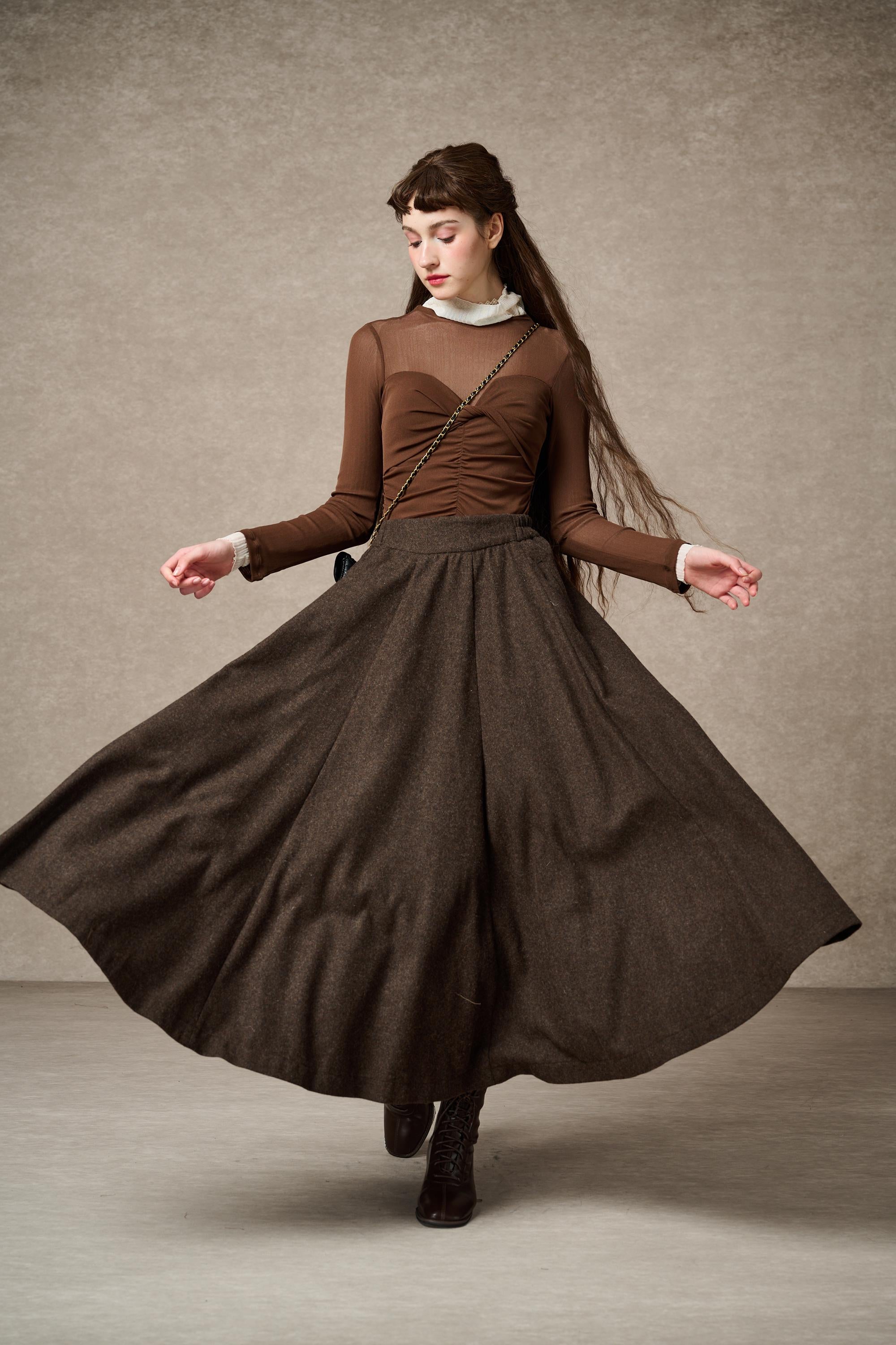The Soft Lawn 12 | Midi Wool Skirt