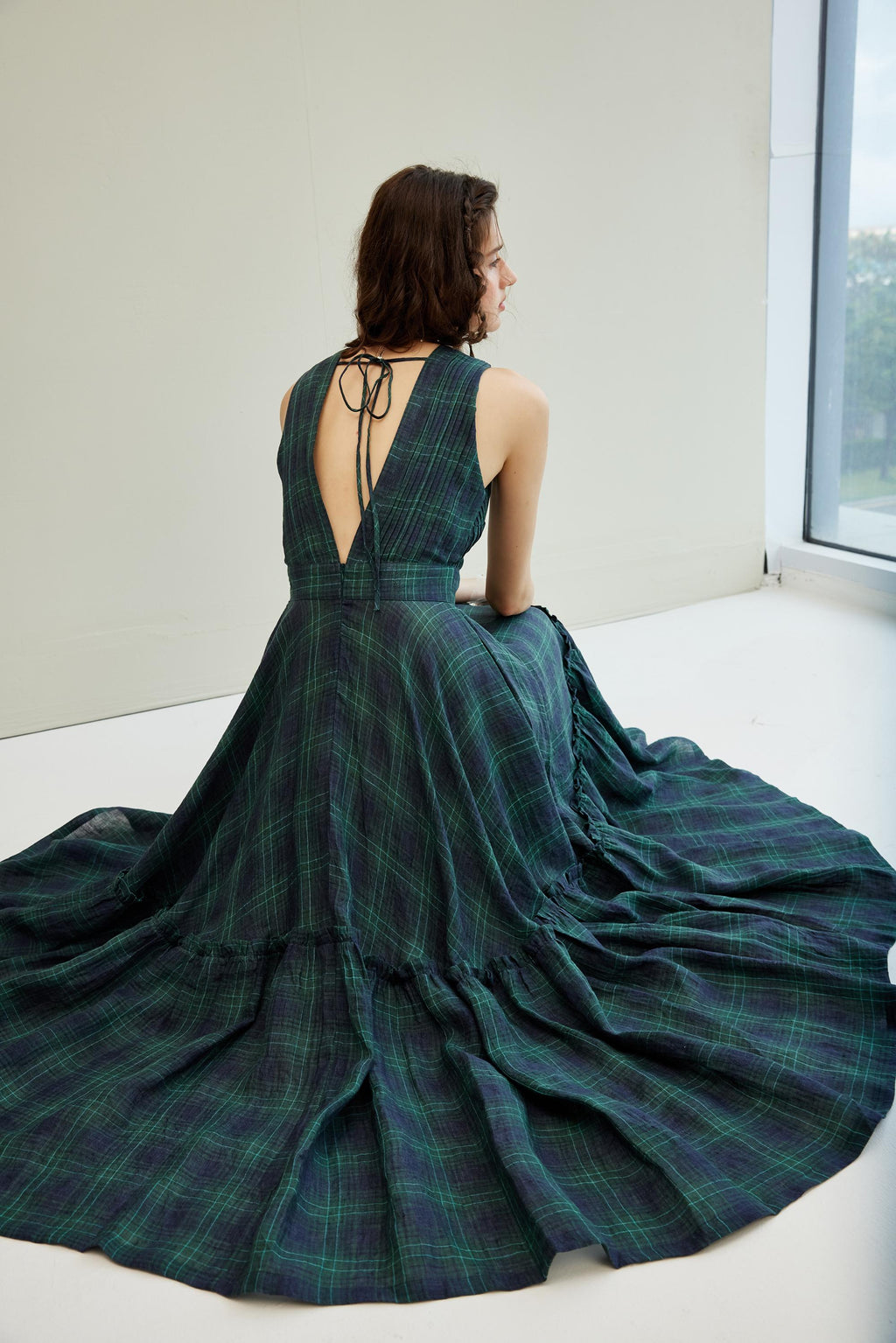 Moon River 24 | V-neck pintucked linen dress gown